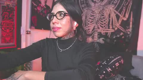 dalia_vorhees online show from May 6, 1:55 am