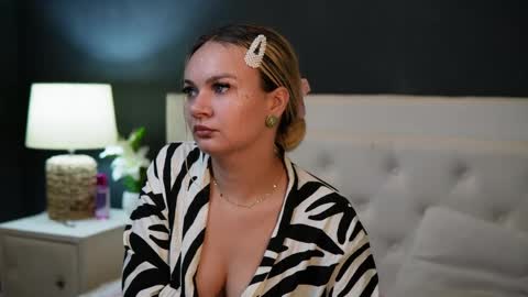  Dalia  online show from May 24, 9:21 pm