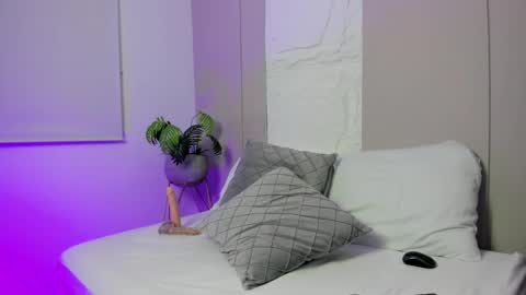 D A L I L A online show from March 3, 7:32 pm