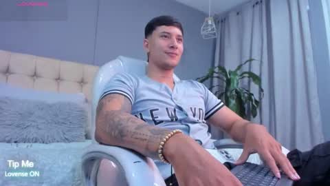 Snapshot of damian23_ chatting on September 20, 11:35 am DAMIAN online show from September 20, 11:35 am