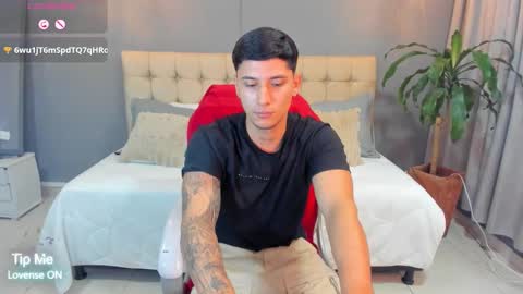 Snapshot of damian23_ chatting on October 16, 10:26 am DAMIAN online show from October 16, 10:26 am