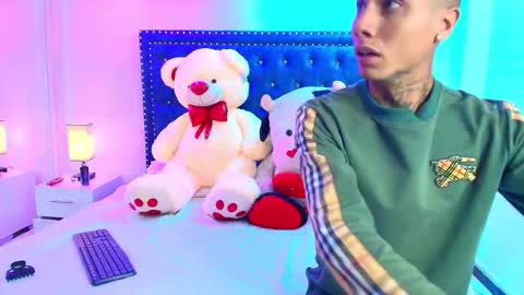 DAMIAN AND ROXANNE.  online show from September 22, 12:42 pm