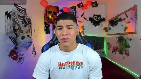 Snapshot of damian_latinxxx chatting on October 15, 3:21 am Damian online show from October 15, 3:21 am