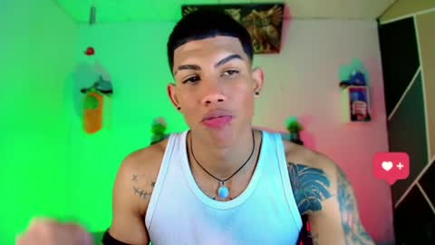 Snapshot of damian_latinxxx chatting on March 11, 6:30 am Damian online show from March 11, 6:30 am