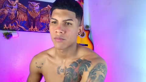 Snapshot of damian_latinxxx chatting on February 15, 9:38 am Damian online show from February 15, 9:38 am