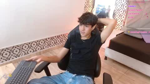 damian_tay online show from April 13, 11:58 am