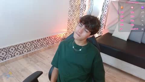 damian_tay online show from April 23, 11:51 am