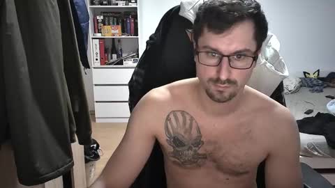 Snapshot of dan_the_man405 chatting on January 21, 7:28 pm King Dan online show from January 21, 7:28 pm