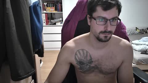Snapshot of dan_the_man405 chatting on February 6, 6:24 pm King Dan online show from February 6, 6:24 pm