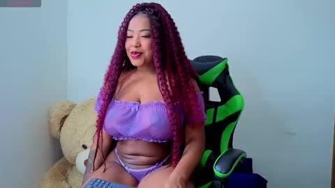 Snapshot of dana_ebony_ chatting on October 19, 5:06 pm Danna  online show from October 19, 5:06 pm