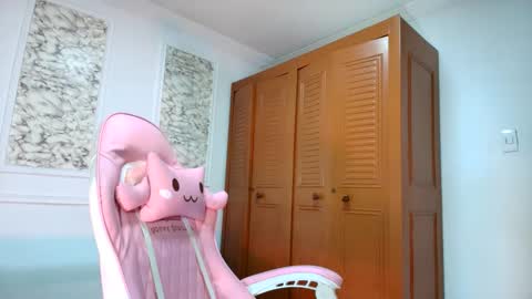 Danella Houston online show from November 5, 7:05 pm