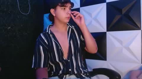 Snapshot of dani_cumboy chatting on February 26, 6:08 am dani_cumboy online show from February 26, 6:08 am