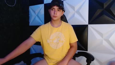 Snapshot of dani_cumboy chatting on February 27, 7:30 am dani_cumboy online show from February 27, 7:30 am
