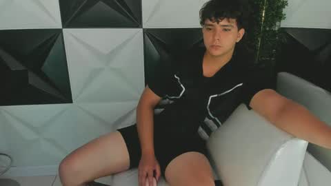 Snapshot of dani_cumboy chatting on October 14, 4:10 pm dani_cumboy online show from October 14, 4:10 pm