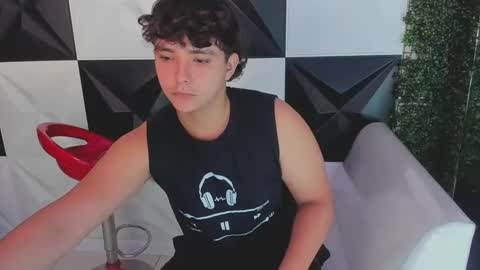 Snapshot of dani_cumboy chatting on October 18, 3:05 pm dani_cumboy online show from October 18, 3:05 pm