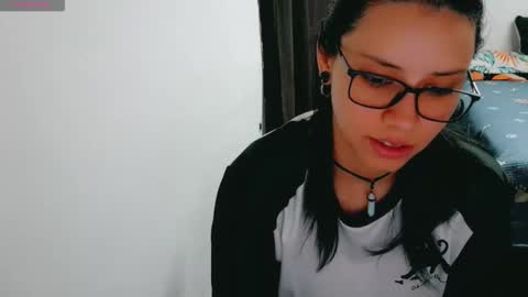 dani y jocelyn online show from February 15, 7:56 pm