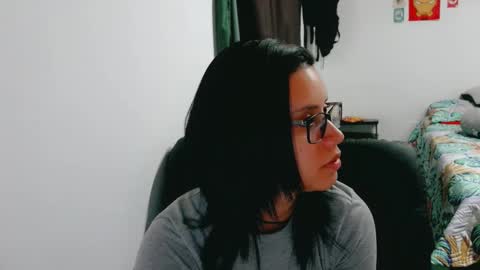 dani y jocelyn online show from November 29, 8:27 pm