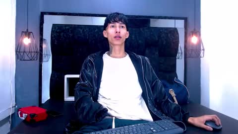 Daniel Delux  online show from December 3, 11:11 am