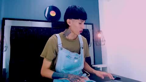 Daniel Delux  online show from November 18, 3:15 pm