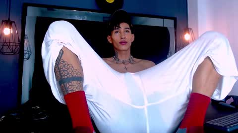 Daniel Delux  online show from November 23, 2:15 pm