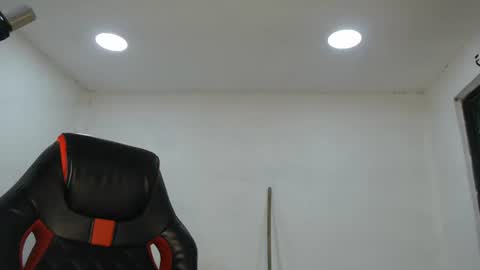 Snapshot of danielitopapii chatting on October 17, 12:42 pm danielitopapii online show from October 17, 12:42 pm