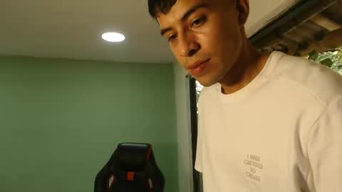 danielitopapii online show from December 1, 5:00 pm