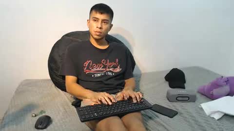 Snapshot of danielitopapii chatting on February 26, 10:15 pm danielitopapii online show from February 26, 10:15 pm