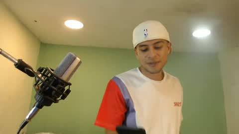 danielitopapii online show from June 16, 6:50 am