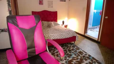 Angie online show from January 6, 5:50 pm