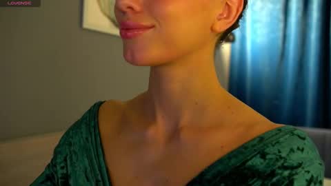 Danielle online show from December 5, 11:56 pm