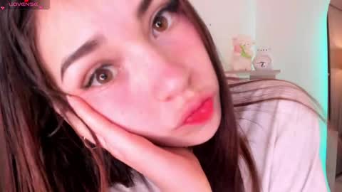 Snapshot of daniellerose_ chatting on October 1, 10:19 pm Danielle Rose online show from October 1, 10:19 pm