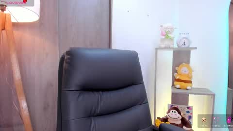 Danielle Rose online show from November 4, 11:28 pm