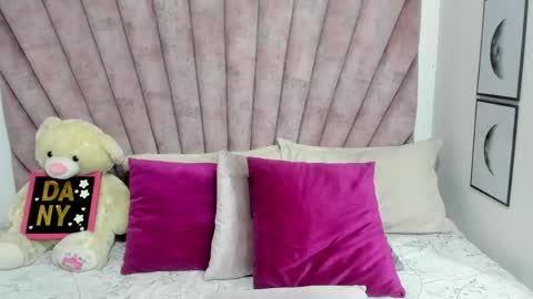 DaniiBelluci  online show from April 12, 3:43 am