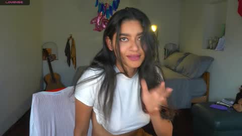 danalle .. online show from December 19, 9:43 pm