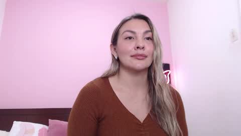 Snapshot of danika_bellaa chatting on December 4, 2:36 am K A R O L online show from December 4, 2:36 am