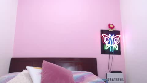 Snapshot of danika_bellaa chatting on February 27, 9:36 pm K A R O L online show from February 27, 9:36 pm