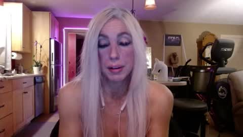 DanikaWhite69 online show from February 19, 1:54 pm