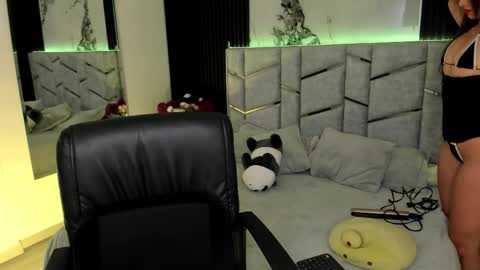 Snapshot of daniphoenixx chatting on September 15, 7:37 pm Dani Phonenix online show from September 15, 7:37 pm