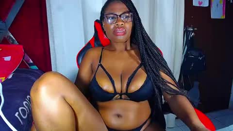 danisabrownn online show from December 17, 2:57 pm