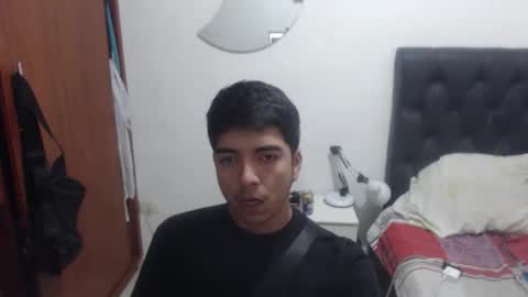Darwin Daniel Segura Parra online show from May 11, 9:01 pm
