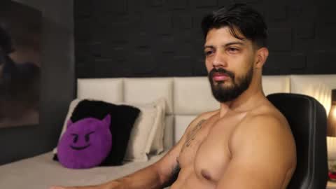 Snapshot of dann_saenz chatting on February 16, 10:54 am Dann saenz online show from February 16, 10:54 am
