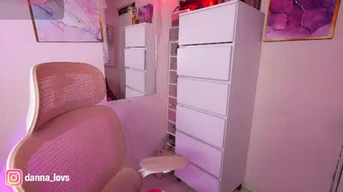 Danna Lovs online show from June 23, 1:17 pm