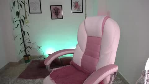 Danna online show from May 9, 11:44 pm