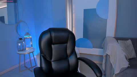 Danna Cruz  online show from December 4, 7:24 pm