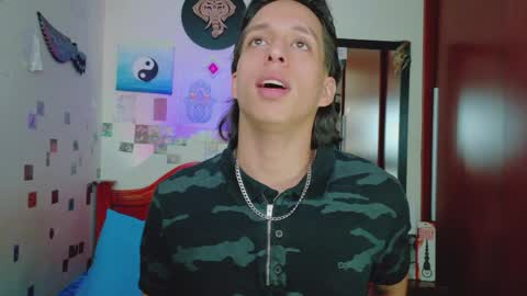 phantom555 online show from April 7, 9:50 pm