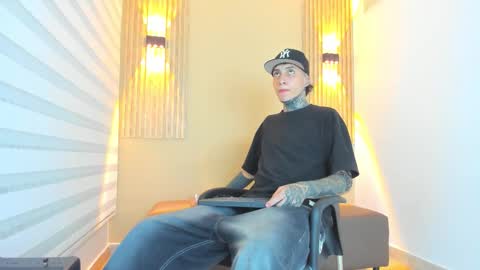 dante_armstrong online show from December 15, 3:57 am