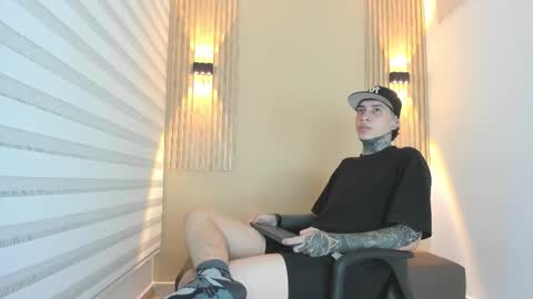 dante_armstrong online show from December 17, 5:03 am