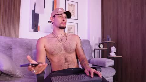 Snapshot of dante_gold chatting on March 7, 1:42 am SEBAS online show from March 7, 1:42 am