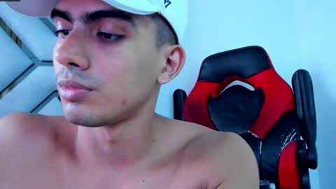 Snapshot of danterouxx chatting on October 3, 9:12 pm Dante online show from October 3, 9:12 pm