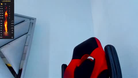 Snapshot of danterouxx chatting on February 13, 5:54 pm Dante online show from February 13, 5:54 pm